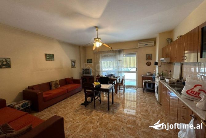 Shtepi me qera 1+1 ne Tirane - 70,000 Leke