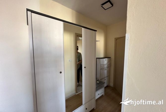 Shtepi me qera Apartament ne Tirane, Garsoniere, Mobilimi E mobiluar, Pagesa 38,000  Leke.