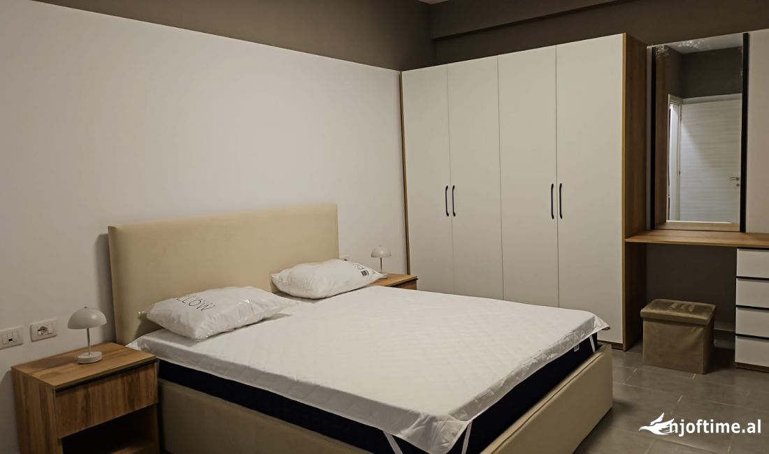 Shtepi me qera Apartament ne Tirane, 2+1, Mobilimi E mobiluar, Pagesa 690  Euro.