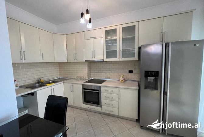 Shtepi me qera Apartament ne Tirane, 1+1, Mobilimi E mobiluar, Pagesa 40,000  Leke.