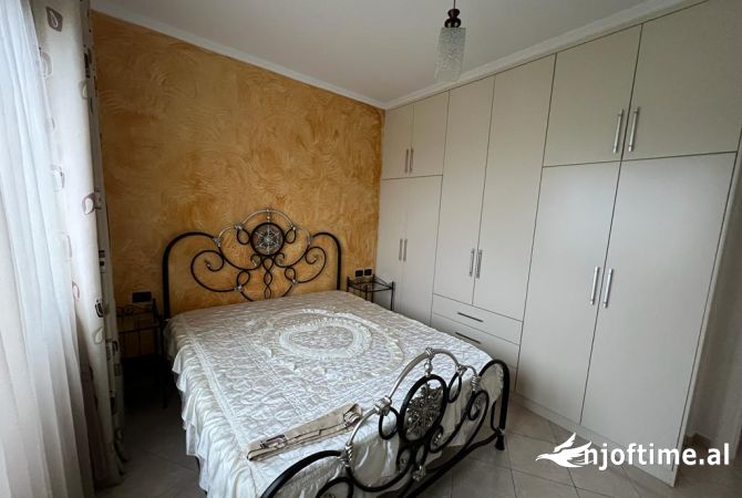 Shtepi me qera Apartament ne Tirane, 1+1, Mobilimi E mobiluar, Pagesa 40,000  Leke.