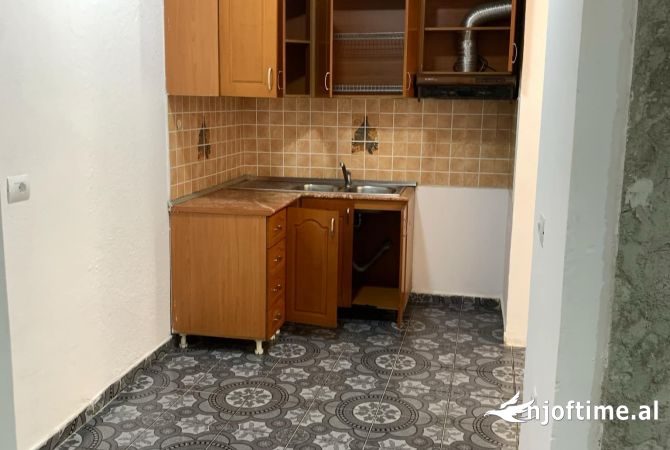 Shtepi me qera Shtepi Private ne Tirane, 1+1, Mobilimi Bosh, pa mobiluar, Pagesa 22,000  Leke.