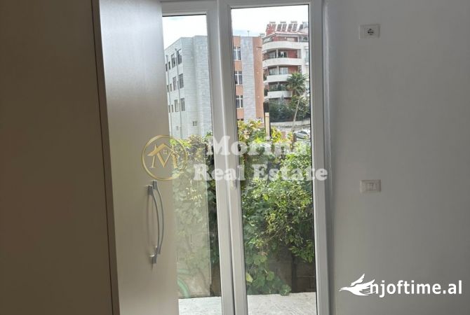 Shtepi me qera Shtepi Private ne Tirane, 1+1, Mobilimi E mobiluar, Pagesa 400  Euro.