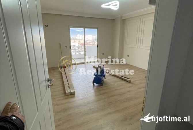 Shtepi ne shitje Apartament ne Tirane, 2+1, Mobilimi Bosh, pa mobiluar, Pagesa 135,000  Euro.