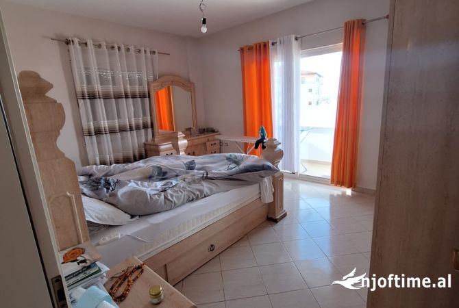 Shtepi ne shitje Apartament ne Tirane, 2+1, Mobilimi E mobiluar, Pagesa 155,000  Euro.