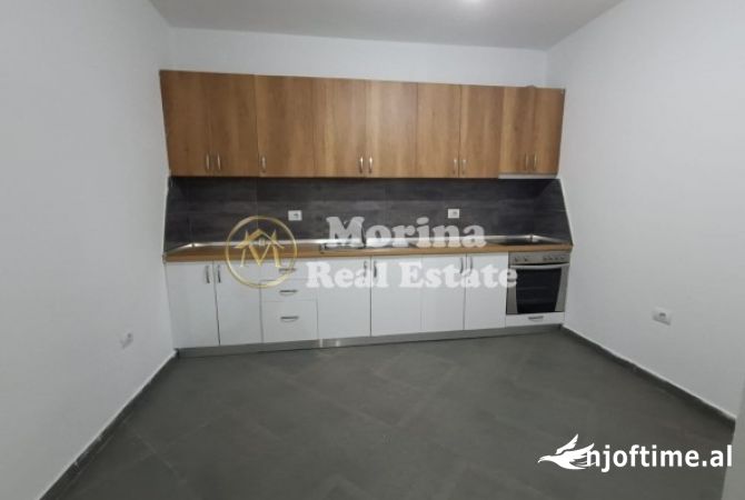 Shtepi me qera Apartament ne Tirane, 2+1, Mobilimi Bosh, pa mobiluar, Pagesa 350  Euro.