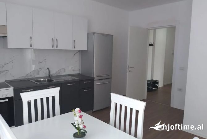 Shtepi me qera 2+1 ne Tirane - 400 Euro