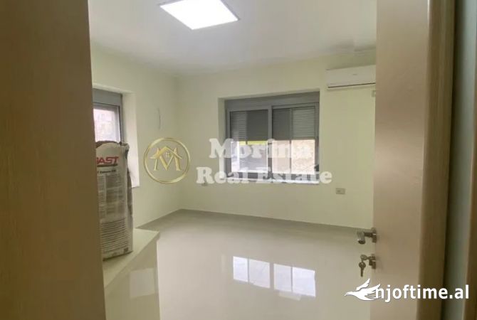 Ambient biznesi me qera 3+1 ne Tirane - 600 Euro