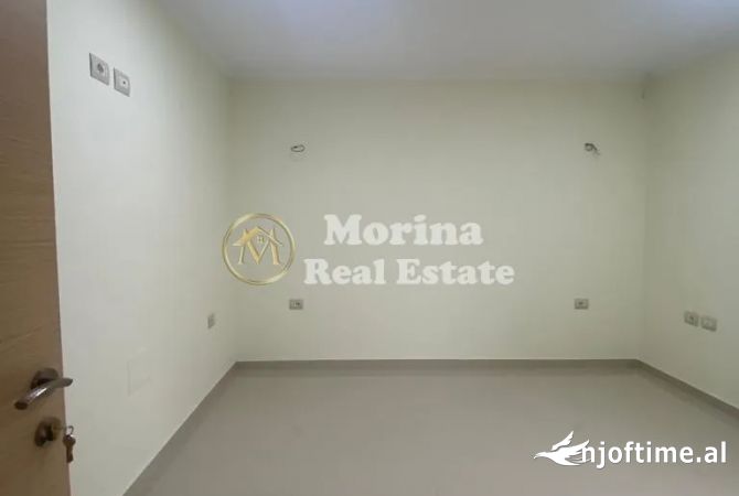 Ambient Biznesi, Rruga Hoxha Tahsim–600 Euro/Muaj.