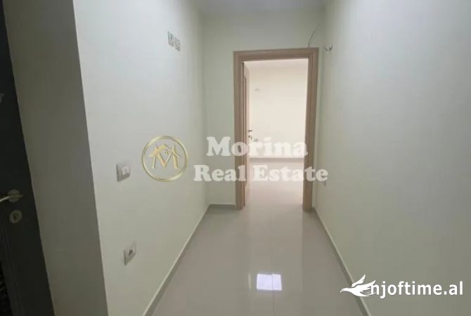 Ambient Biznesi, Rruga Hoxha Tahsim–600 Euro/Muaj.