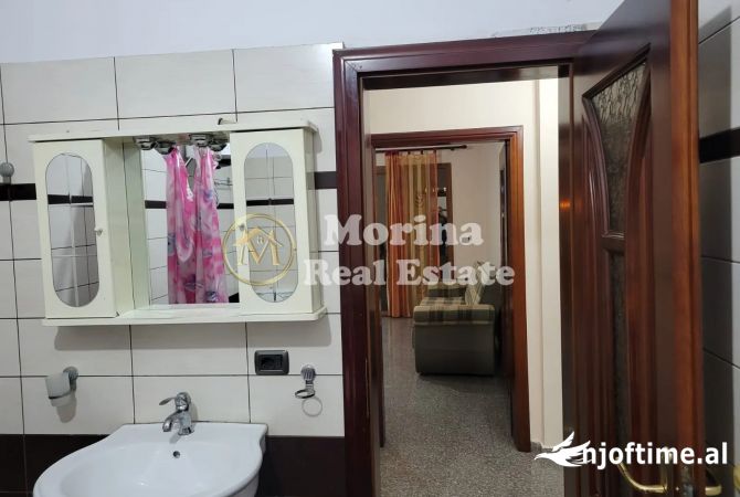 Shtepi me qera 2+1 ne Tirane - 400 Euro