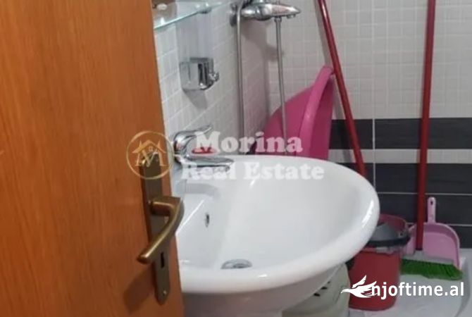 Shtepi ne shitje Apartament ne Tirane, 2+1, Mobilimi E mobiluar, Pagesa 88,000  Euro.