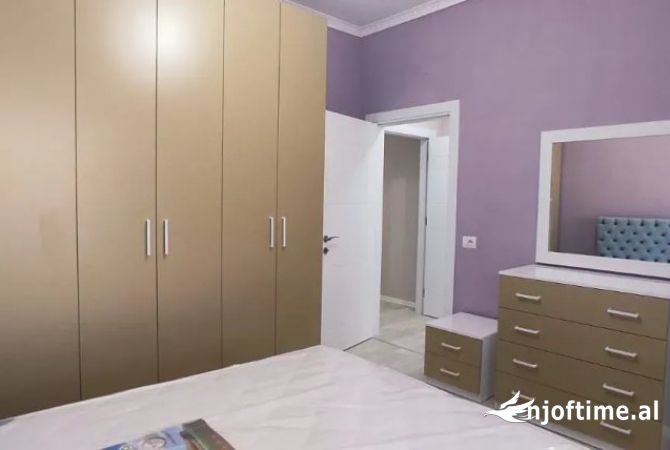 Shtepi ne shitje Apartament ne Tirane, 2+1, Mobilimi E mobiluar, Pagesa 184,800  Euro.