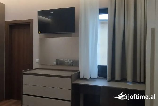 Shtepi me qera 2+1 ne Tirane - 830 Euro