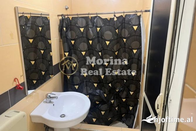 Shtepi me qera Shtepi Private ne Tirane, 1+1, Mobilimi E mobiluar, Pagesa 400  Euro.
