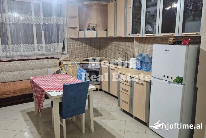 Shtepi me qera Apartament ne Tirane, 2+1, Mobilimi E mobiluar, Pagesa 400  Euro.