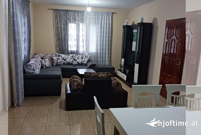 Shtepi me qera 2+1 ne Tirane - 500 Euro