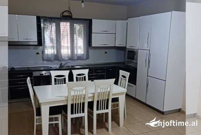 Shtepi me qera 2+1 ne Tirane - 500 Euro