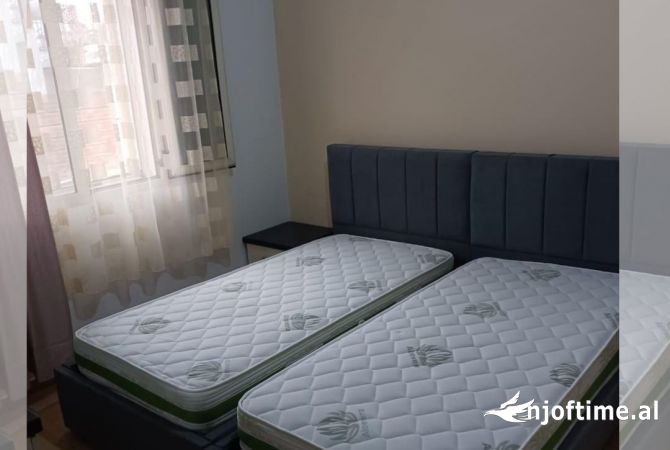 Shtepi me qera Shtepi Private ne Tirane, 2+1, Mobilimi E mobiluar, Pagesa 500  Euro.
