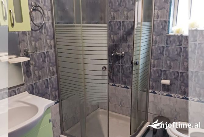 Shtepi me qera Shtepi Private ne Tirane, 2+1, Mobilimi E mobiluar, Pagesa 500  Euro.