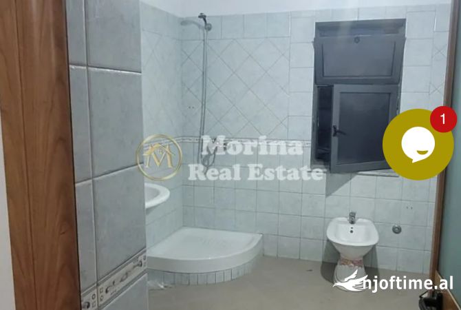 Shtepi me qera Shtepi Private ne Tirane, 1+1, Mobilimi Pjeserisht e mobiluar, Pagesa 300  Euro.