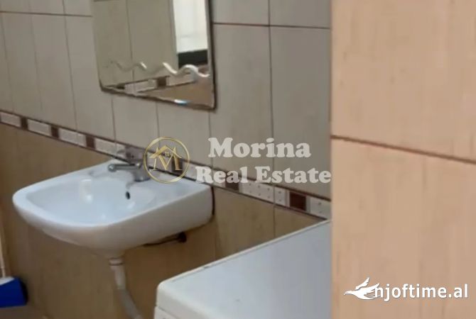 Shtepi me qera Shtepi Private ne Tirane, 1+1, Mobilimi E mobiluar, Pagesa 300  Euro.