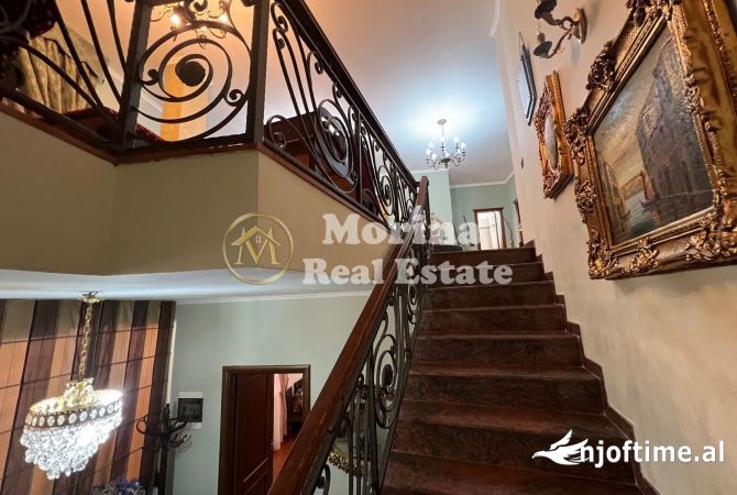 Shtepi me qera Vila Luksoze ne Tirane, 4+1, Mobilimi E mobiluar, Pagesa 1,300  Euro.