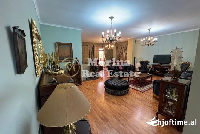 Shtepi me qera Vila Luksoze ne Tirane, 4+1, Mobilimi E mobiluar, Pagesa 1,300  Euro.