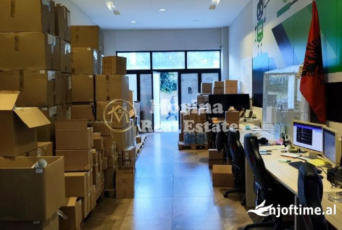 Ambient biznesi ne shitje 3+1 ne Tirane - 215,000 Euro