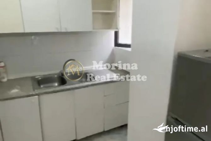 Shtepi me qera Apartament ne Tirane, 2+1, Mobilimi E mobiluar, Pagesa 300  Euro.