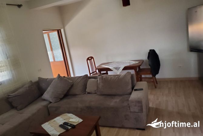 Shtepi me qera Apartament ne Tirane, 1+1, Mobilimi E mobiluar, Pagesa 450  Euro.