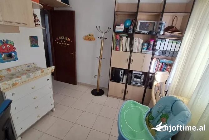 Shtepi me qera Apartament ne Tirane, 2+1, Mobilimi E mobiluar, Pagesa 600  Euro.