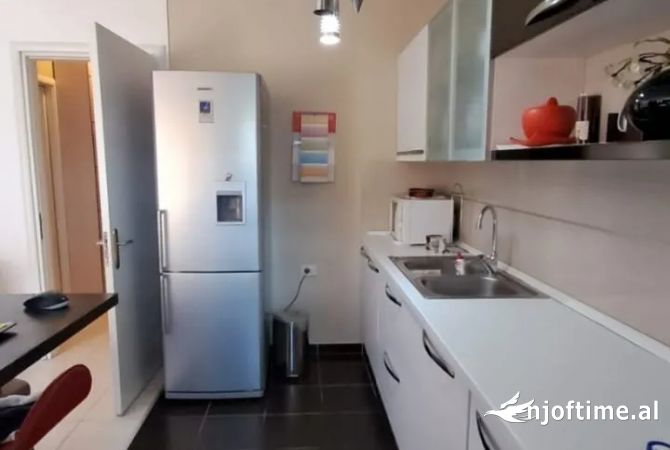 Shtepi me qera Apartament ne Tirane, 2+1, Mobilimi E mobiluar, Pagesa 600  Euro.