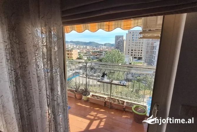 Shtepi me qera Apartament ne Tirane, 2+1, Mobilimi E mobiluar, Pagesa 600  Euro.