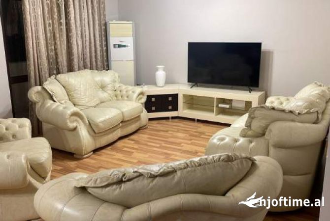 Shtepi me qera 2+1 ne Tirane - 700 Euro