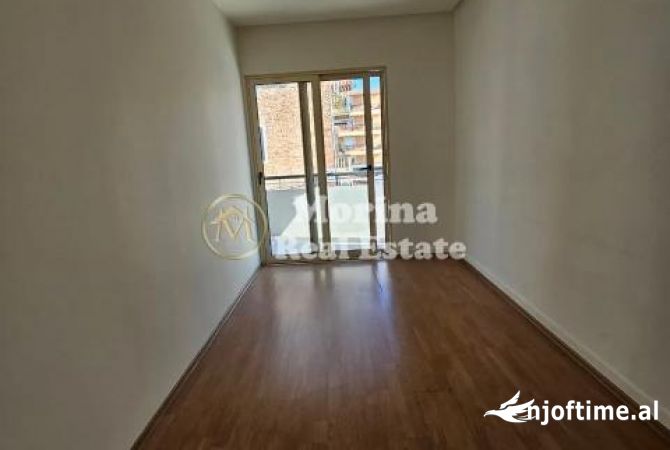 Ambient biznesi me qera 3+1 ne Tirane - 1,500 Euro