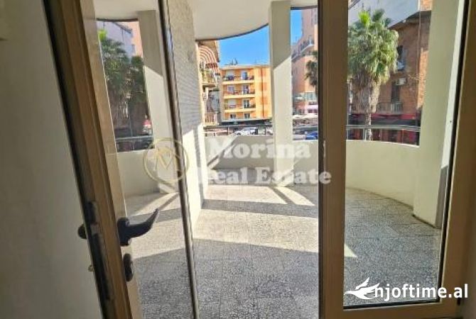 Qera, Zyre ne Rr. ” Komuna e Parisit” 1500 Euro/Muaj