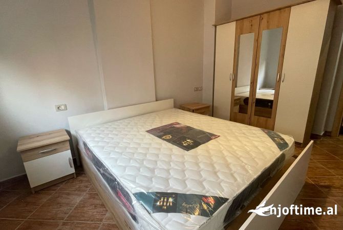 Shtepi me qera Apartament ne Tirane, 1+1, Mobilimi E mobiluar, Pagesa 350  Euro.