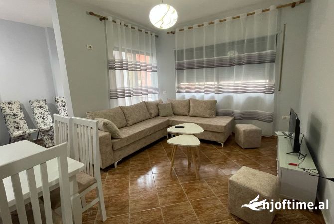 Shtepi me qera Apartament ne Tirane, 1+1, Mobilimi E mobiluar, Pagesa 350  Euro.