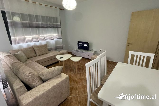 Shtepi me qera Apartament ne Tirane, 1+1, Mobilimi E mobiluar, Pagesa 350  Euro.