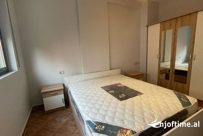 Shtepi me qera Apartament ne Tirane, 1+1, Mobilimi E mobiluar, Pagesa 350  Euro.