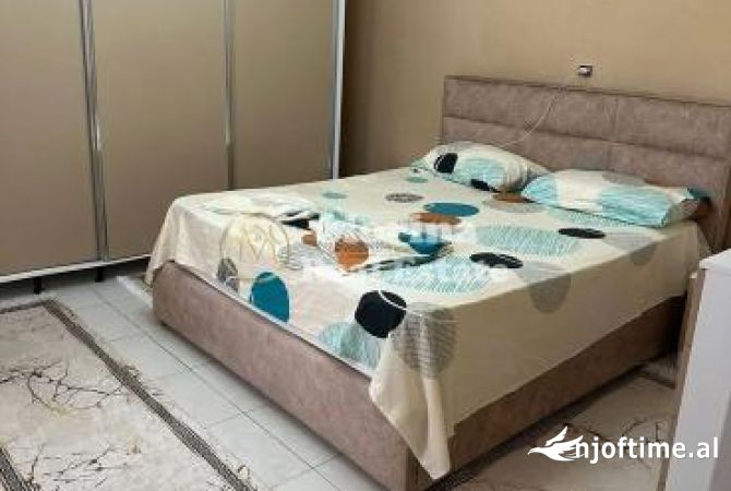 Shtepi ne shitje Shtepi Private ne Tirane, 1+1, Mobilimi E mobiluar, Pagesa 180,000  Euro.