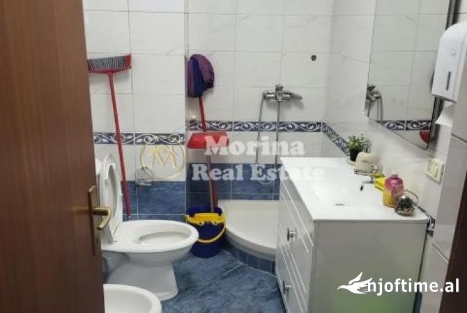 Qera, Ambient Biznesi/Dyqan, te ish Stacioni i trenit