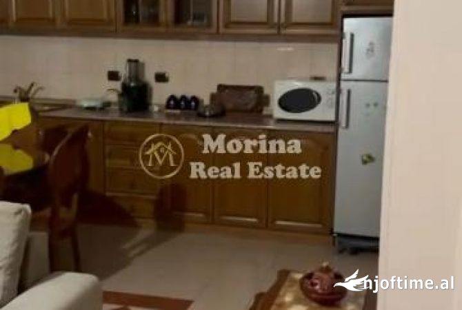 Shtepi me qera Apartament ne Tirane, 2+1, Mobilimi E mobiluar, Pagesa 700  Euro.