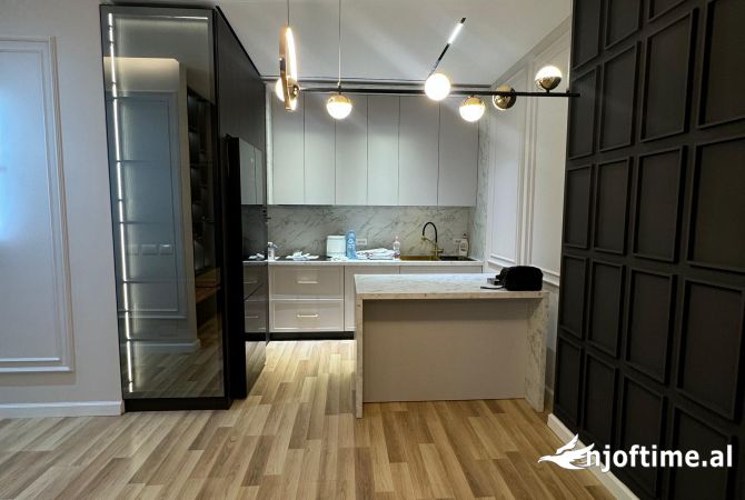 Shtepi ne shitje Apartament ne Tirane, 2+1, Mobilimi E mobiluar, Pagesa 230,000  Euro.