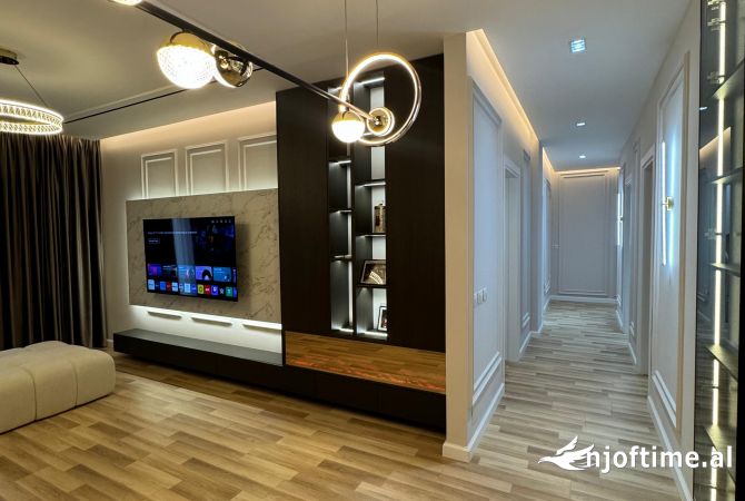 Shtepi ne shitje Apartament ne Tirane, 2+1, Mobilimi E mobiluar, Pagesa 230,000  Euro.