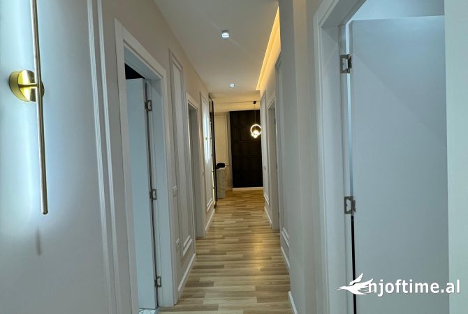 Shtepi ne shitje Apartament ne Tirane, 2+1, Mobilimi E mobiluar, Pagesa 230,000  Euro.