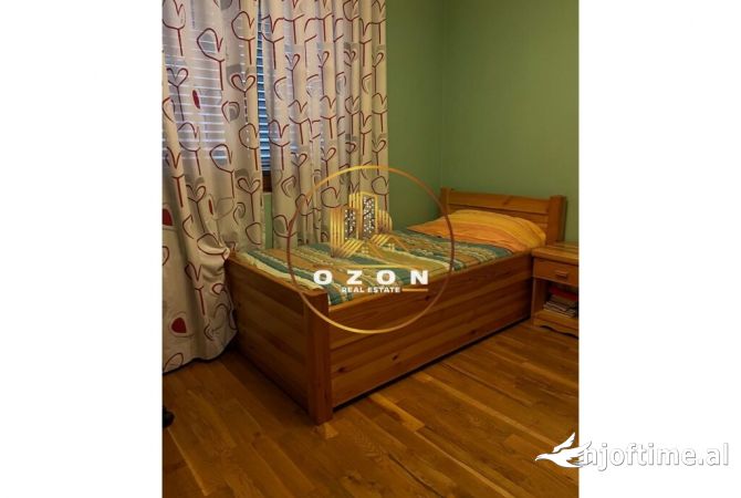 Shtepi me qera Apartament ne Tirane, 3+1, Mobilimi E mobiluar, Pagesa 1,000  Euro.