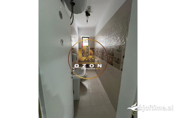 Ambient Biznesi me Qera tek Rruga Kavajes, Tirane!