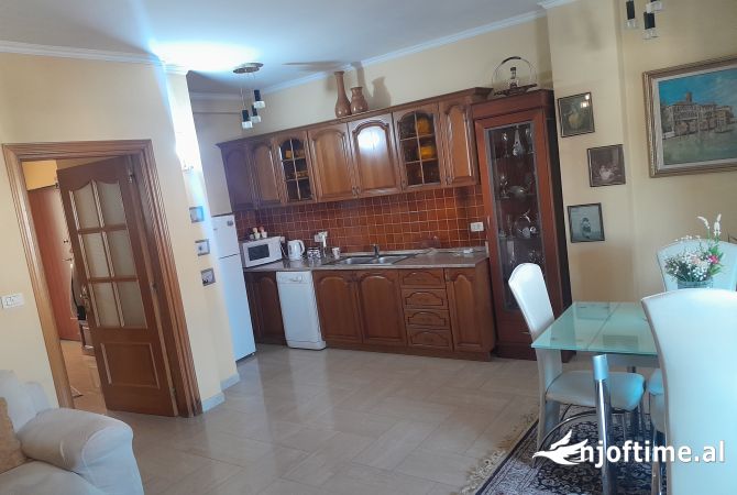Shtepi me qera 3+1 ne Tirane - 900 Euro